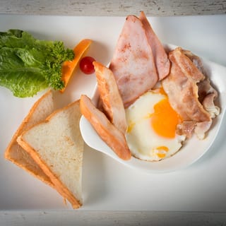 2 Eggs with Ham